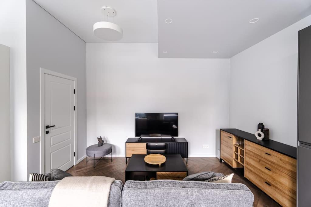 Modern Flat In Old Town Kaunas - Free Parking & Self Check-In מראה חיצוני תמונה